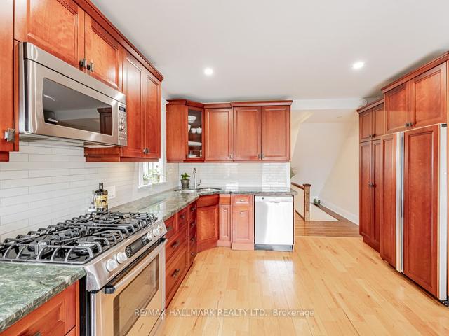 185 Emerson Ave, House detached with 3 bedrooms, 3 bathrooms and 2 parking in Toronto ON | Image 3