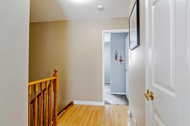 31 Norfolk Ave, House detached with 3 bedrooms, 4 bathrooms and 4 parking in Brampton ON | Image 9