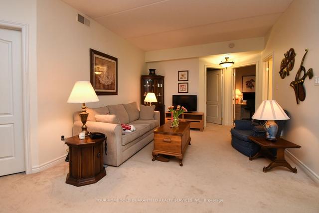 104 - 4016 Kilmer Dr, Condo with 2 bedrooms, 2 bathrooms and 2 parking in Burlington ON | Image 2