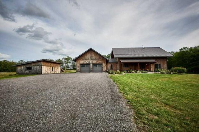 896 Telecom Rd, House detached with 3 bedrooms, 3 bathrooms and 27 parking in Kawartha Lakes ON | Image 23