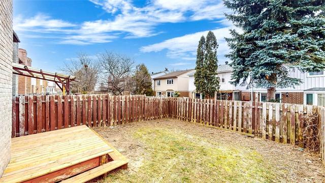 33 Sandyhook Sq, House detached with 3 bedrooms, 4 bathrooms and 3 parking in Toronto ON | Image 24