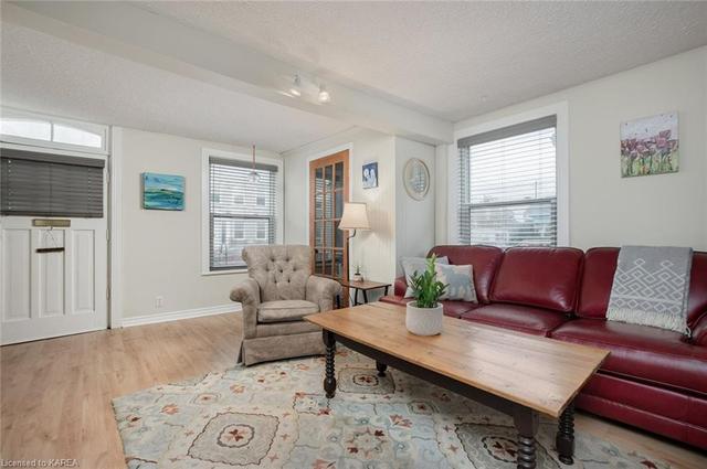 293 Montreal Street, House detached with 2 bedrooms, 1 bathrooms and 1 parking in Kingston ON | Image 19