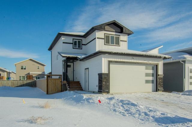 8862 85a Avenue, House detached with 3 bedrooms, 2 bathrooms and 6 parking in Grande Prairie AB | Image 1