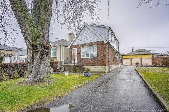 906 Glencairn Ave, House detached with 2 bedrooms, 3 bathrooms and 8 parking in Toronto ON | Image 1