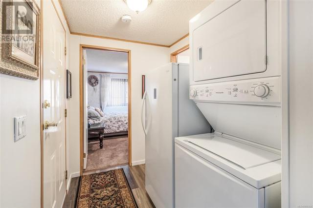 3800 King Arthur Dr, House other with 2 bedrooms, 1 bathrooms and 2 parking in Nanaimo BC | Image 11