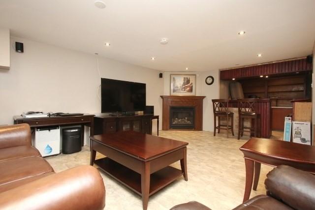 424 Rossland Rd W, House detached with 3 bedrooms, 2 bathrooms and 6 parking in Oshawa ON | Image 14