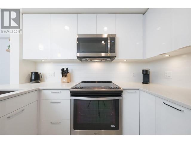 208 - 719 W 3rd Street, Condo with 2 bedrooms, 1 bathrooms and 1 parking in North Vancouver BC | Image 19