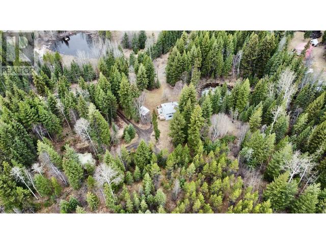 3669 Bradley Creek Road, House detached with 3 bedrooms, 2 bathrooms and null parking in Cariboo H BC | Image 4