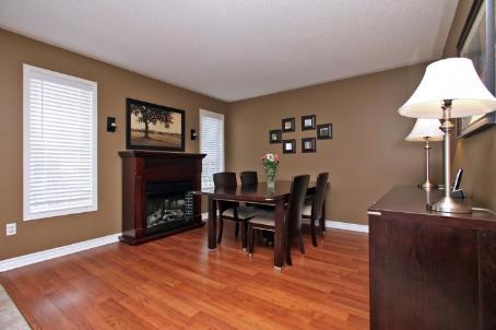 404 Woodmount Dr, House attached with 3 bedrooms, 3 bathrooms and 2 parking in Oshawa ON | Image 3