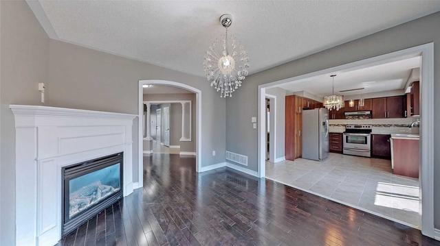 35 Gillett Dr, House detached with 4 bedrooms, 4 bathrooms and 4 parking in Ajax ON | Image 2