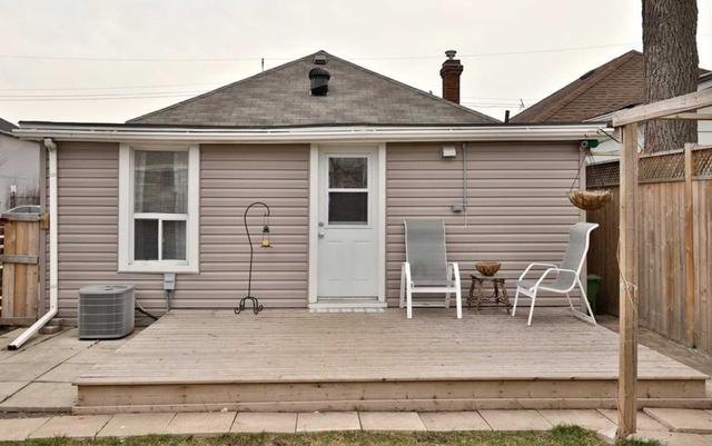 33 Albany Ave, House detached with 3 bedrooms, 1 bathrooms and 2 parking in Hamilton ON | Image 10