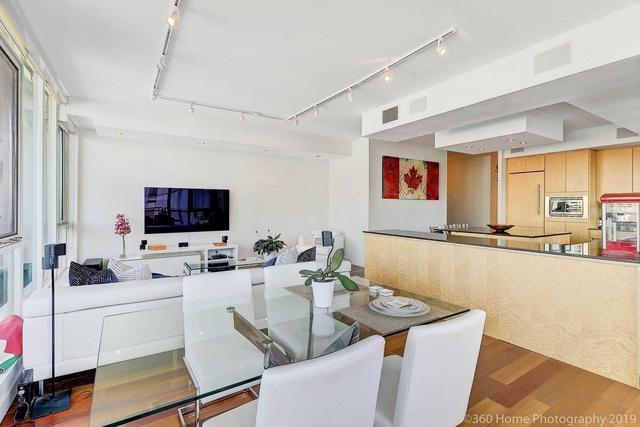 1001 - 38 Niagara St, Condo with 2 bedrooms, 2 bathrooms and 1 parking in Toronto ON | Image 5