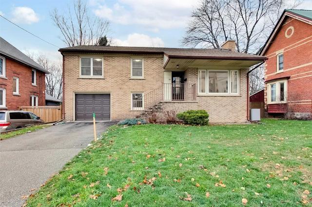 88 Parkside Dr, House detached with 3 bedrooms, 2 bathrooms and 3 parking in Barrie ON | Card Image