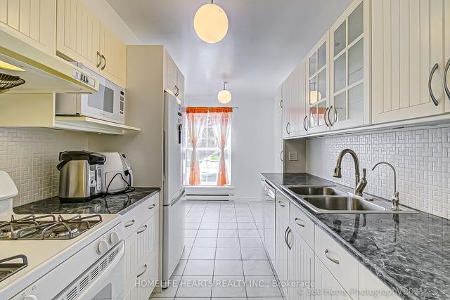 35 - 71 Cass Ave, Townhouse with 3 bedrooms, 2 bathrooms and 1 parking in Toronto ON | Image 3