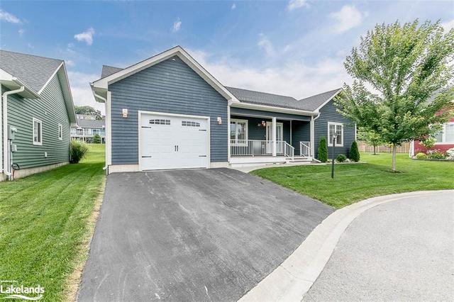 22 Grew Crescent, House detached with 2 bedrooms, 2 bathrooms and 3 parking in Penetanguishene ON | Image 1