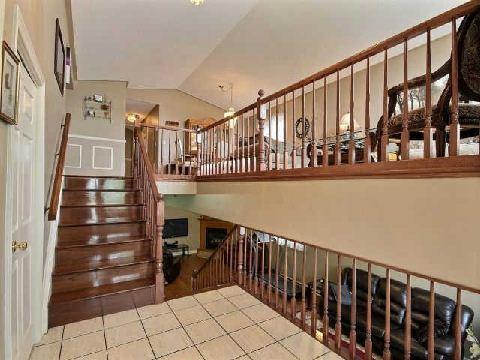 8098 Harvest Cres, House detached with 4 bedrooms, 2 bathrooms and 4 parking in Niagara Falls ON | Image 2