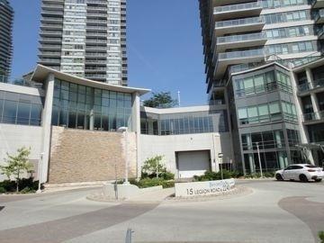 1001 - 15 Legion Rd, Condo with 1 bedrooms, 1 bathrooms and 1 parking in Toronto ON | Image 2