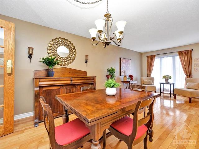 14 Hawley Crescent, House detached with 3 bedrooms, 3 bathrooms and 2 parking in Ottawa ON | Image 7