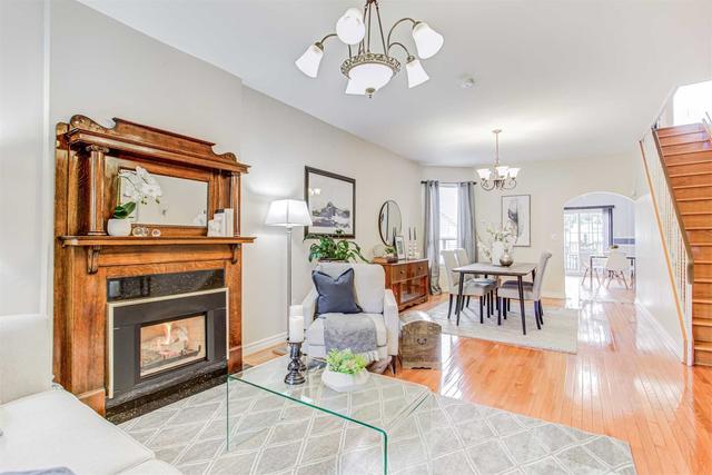 984 Ossington Ave, House semidetached with 3 bedrooms, 2 bathrooms and 2 parking in Toronto ON | Image 27