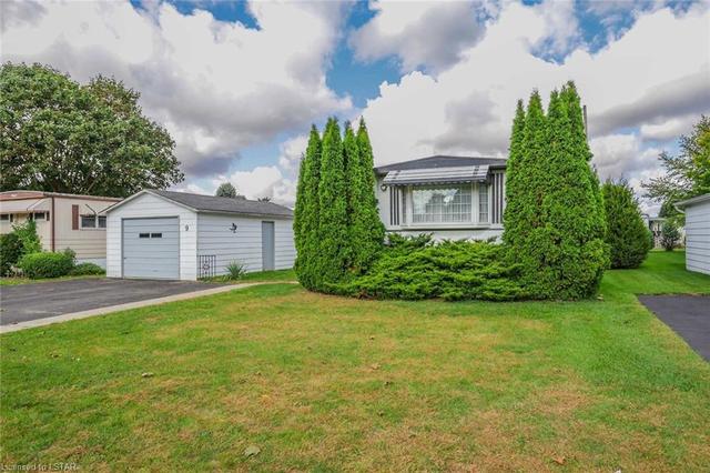 9 George Street, House detached with 3 bedrooms, 1 bathrooms and 4 parking in Strathroy Caradoc ON | Image 4