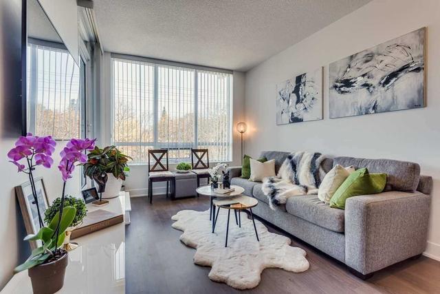 327 - 7608 Yonge St N, Condo with 1 bedrooms, 1 bathrooms and 1 parking in Vaughan ON | Card Image