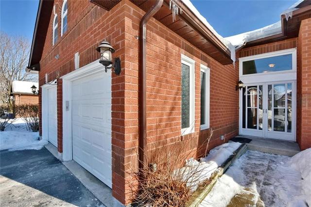 29 Timberland Crescent, House detached with 4 bedrooms, 3 bathrooms and 6 parking in Wasaga Beach ON | Image 2