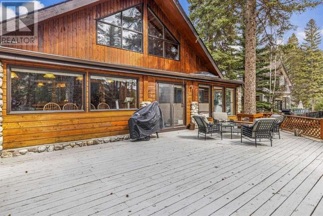 317 Buffalo Street, House detached with 8 bedrooms, 5 bathrooms and 6 parking in Banff AB | Image 4