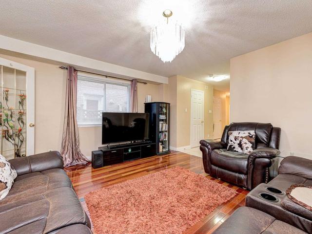 20 Herkes Dr, House semidetached with 3 bedrooms, 4 bathrooms and 3 parking in Brampton ON | Image 3