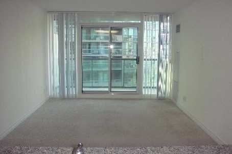 803 - 51 Lower Simco St, Condo with 1 bedrooms, 1 bathrooms and 1 parking in Toronto ON | Image 3