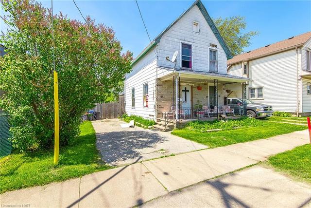 298 Davis Street, House detached with 3 bedrooms, 1 bathrooms and 2 parking in Port Colborne ON | Image 3
