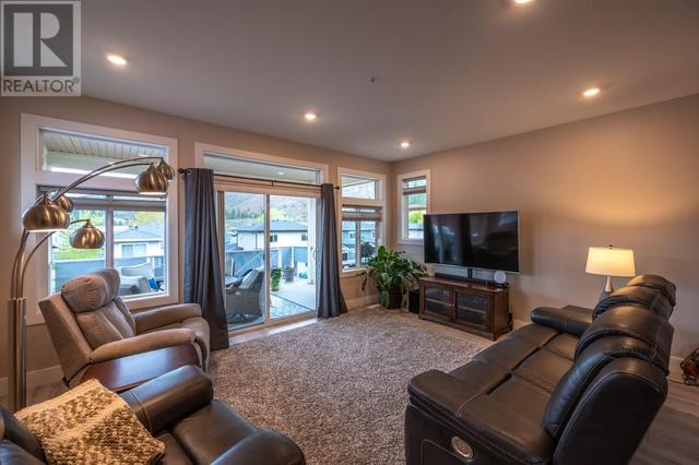 8603 Pierre Drive, House detached with 6 bedrooms, 4 bathrooms and 2 parking in Summerland BC | Image 3