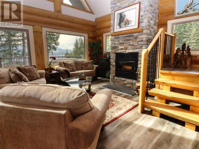 2589 Airstrip Road, House detached with 3 bedrooms, 3 bathrooms and 2 parking in Columbia Shuswap F BC | Image 25