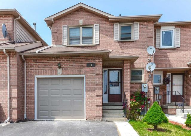 11 Thorntree Cres, House attached with 3 bedrooms, 4 bathrooms and 2 parking in Brampton ON | Image 1