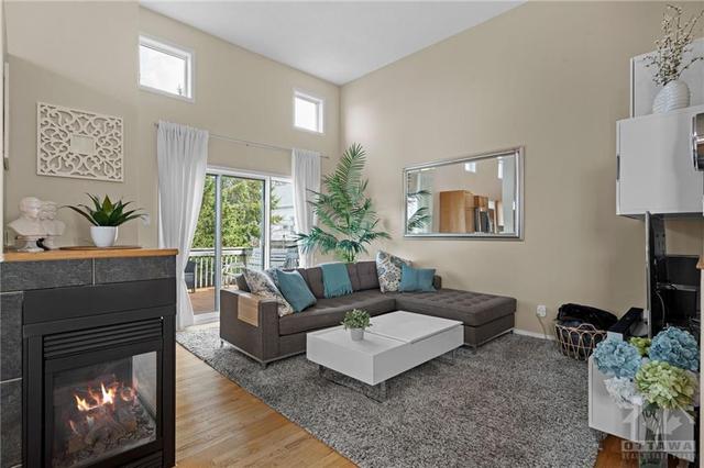 211 Gladeview Private, Townhouse with 2 bedrooms, 3 bathrooms and 4 parking in Ottawa ON | Image 9