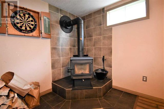 downstairs stove | Image 28