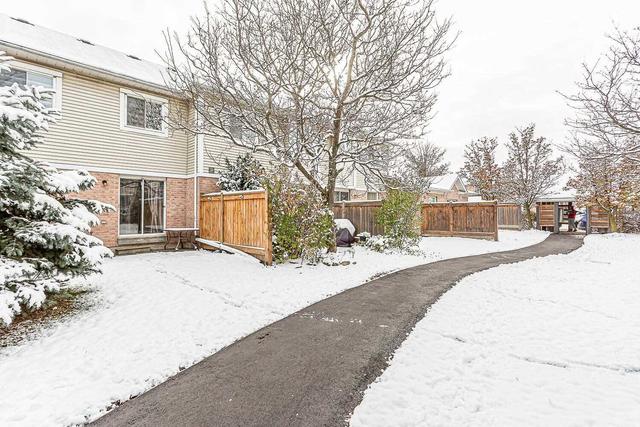 81 Wickstead Crt, Condo with 3 bedrooms, 3 bathrooms and 2 parking in Brampton ON | Image 33