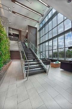 lph 27 - 35 Brian Peck Cres, Condo with 1 bedrooms, 1 bathrooms and 1 parking in Toronto ON | Image 8