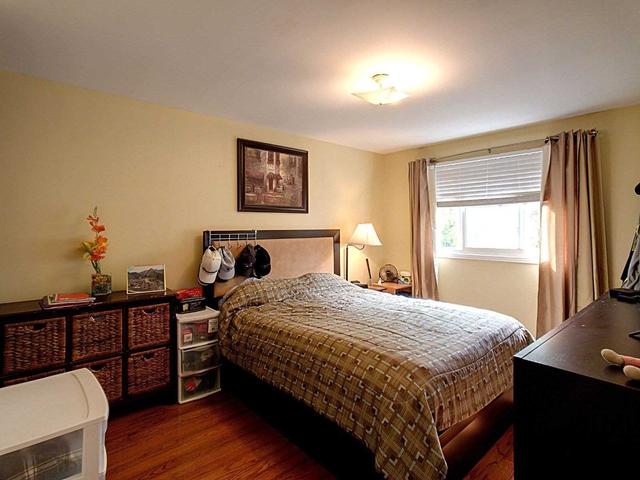 30 Omega Sq, House attached with 4 bedrooms, 4 bathrooms and 4 parking in Brampton ON | Image 7