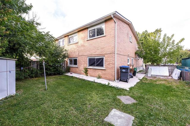 42 Sharon Crt, House semidetached with 4 bedrooms, 2 bathrooms and 6 parking in Brampton ON | Image 19