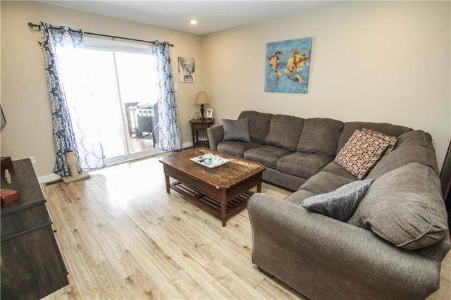 202 Bellwood Drive, Home with 3 bedrooms, 2 bathrooms and 2 parking in Cornwall ON | Image 6
