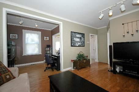21 West St, House detached with 3 bedrooms, 1 bathrooms and 5 parking in Brampton ON | Image 3