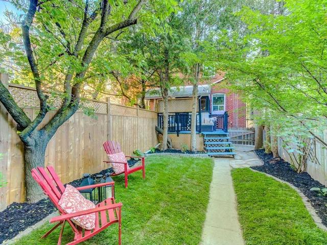 130 Harvie Ave, House semidetached with 3 bedrooms, 1 bathrooms and 1 parking in Toronto ON | Image 8