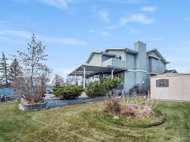 33 Coronado Place Ne, House detached with 3 bedrooms, 3 bathrooms and 4 parking in Calgary AB | Image 24