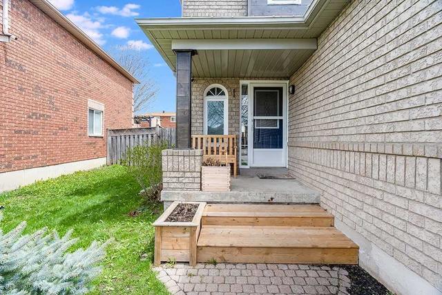 68 Rundle Cres, House attached with 3 bedrooms, 3 bathrooms and 3 parking in Barrie ON | Image 20