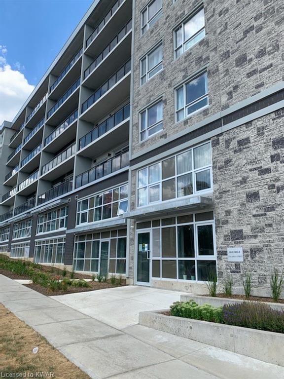 b215 - 275 Larch Street, House attached with 1 bedrooms, 1 bathrooms and null parking in Waterloo ON | Image 1