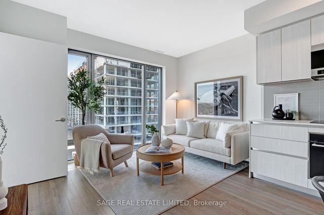 2008 - 8 Cumberland St, Condo with 2 bedrooms, 2 bathrooms and 0 parking in Toronto ON | Image 3