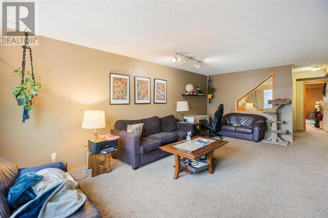 1, - 642 Mcdougall Road Ne, House attached with 3 bedrooms, 2 bathrooms and 1 parking in Calgary AB | Image 14