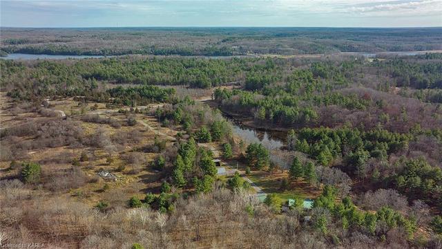 2723 Desert Lake Road, House detached with 3 bedrooms, 2 bathrooms and 13 parking in South Frontenac ON | Image 46