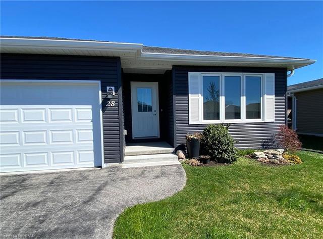 28 Huron Heights Drive, House detached with 2 bedrooms, 2 bathrooms and 3 parking in Ashfield Colborne Wawanosh ON | Image 12
