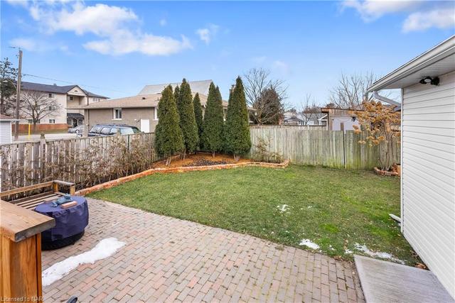 93 Pelham Road, House detached with 3 bedrooms, 1 bathrooms and 6 parking in St. Catharines ON | Image 34